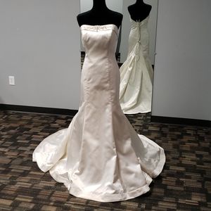Exclusively by ACE,strapless,mermaid,size 14, bead